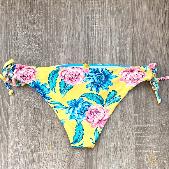 Amor y Besos Reversible Bikini Bottoms NWT - Picture 4 of 7